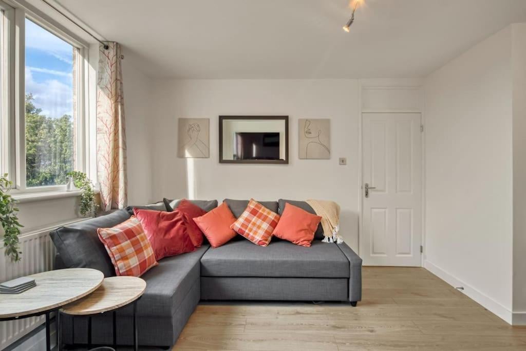 Hidden Gem in Battersea w/ Free Parking, London, foto 3
