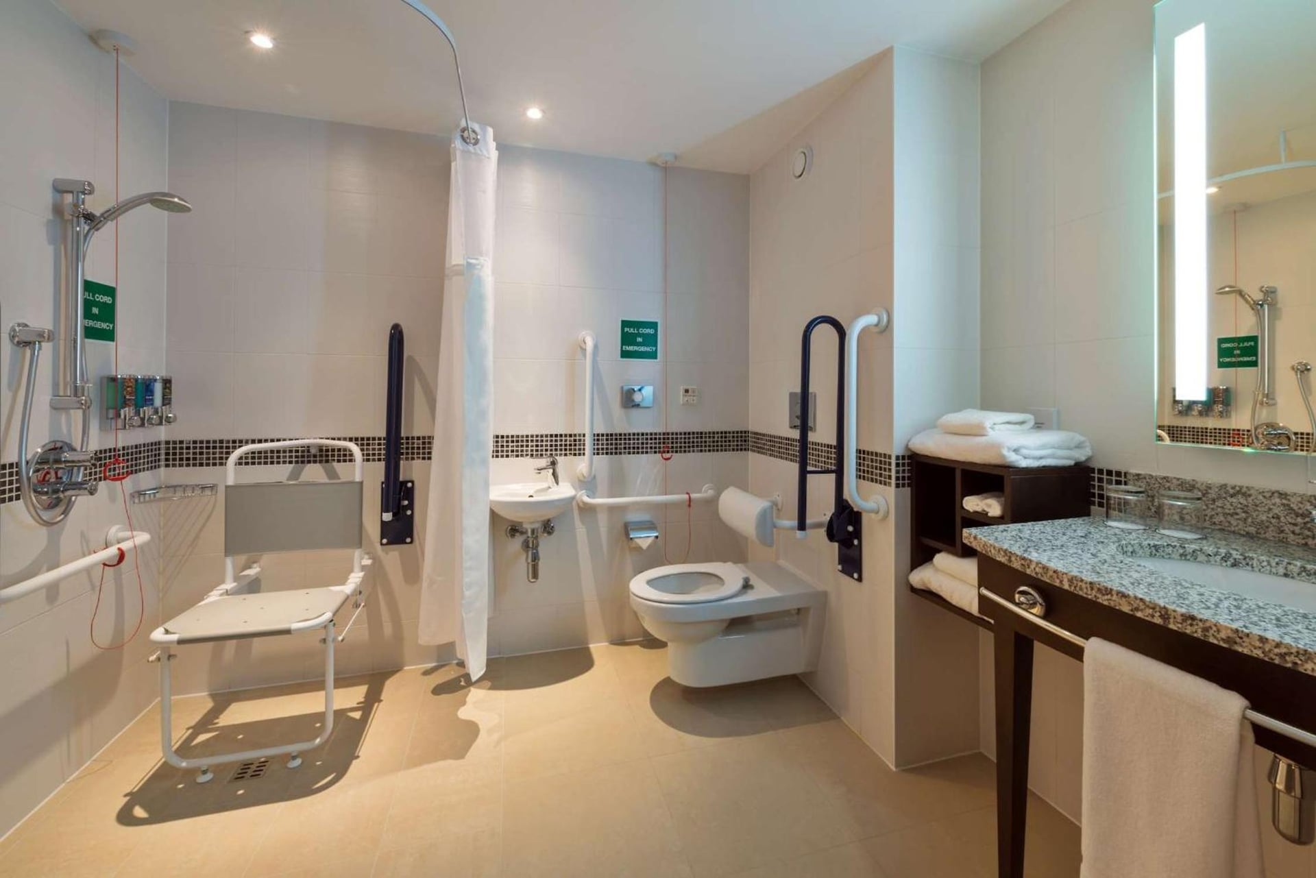 Hampton by Hilton Luton Airport, Luton, foto 2