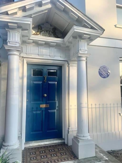 Turing Lodge, near Hampton Court, Hampton, foto 5