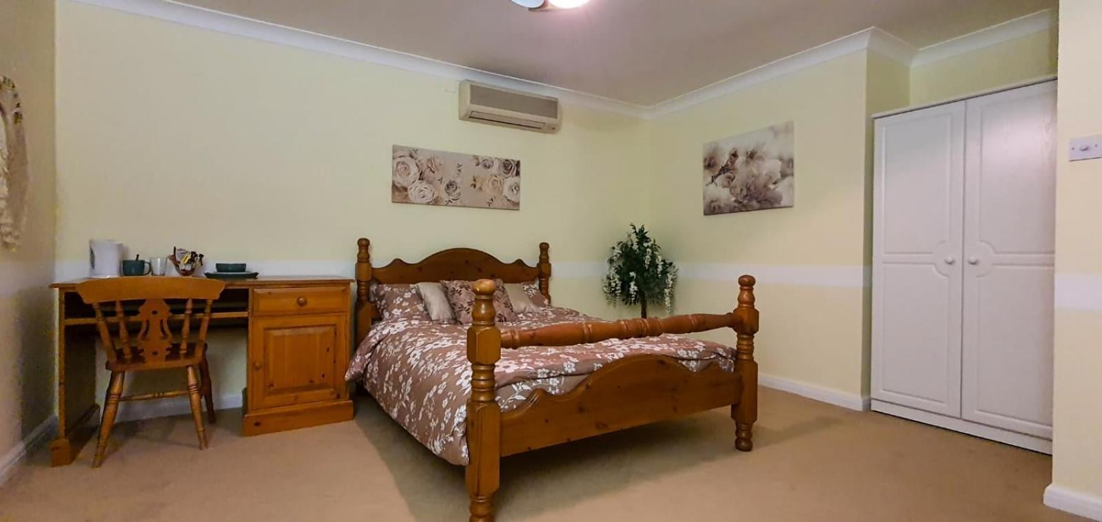 Old Slade Cottage - Train to London 30mins, Heathrow 15mins away,Free Parking - En-suit rooms, Buckinghamshire, foto 3