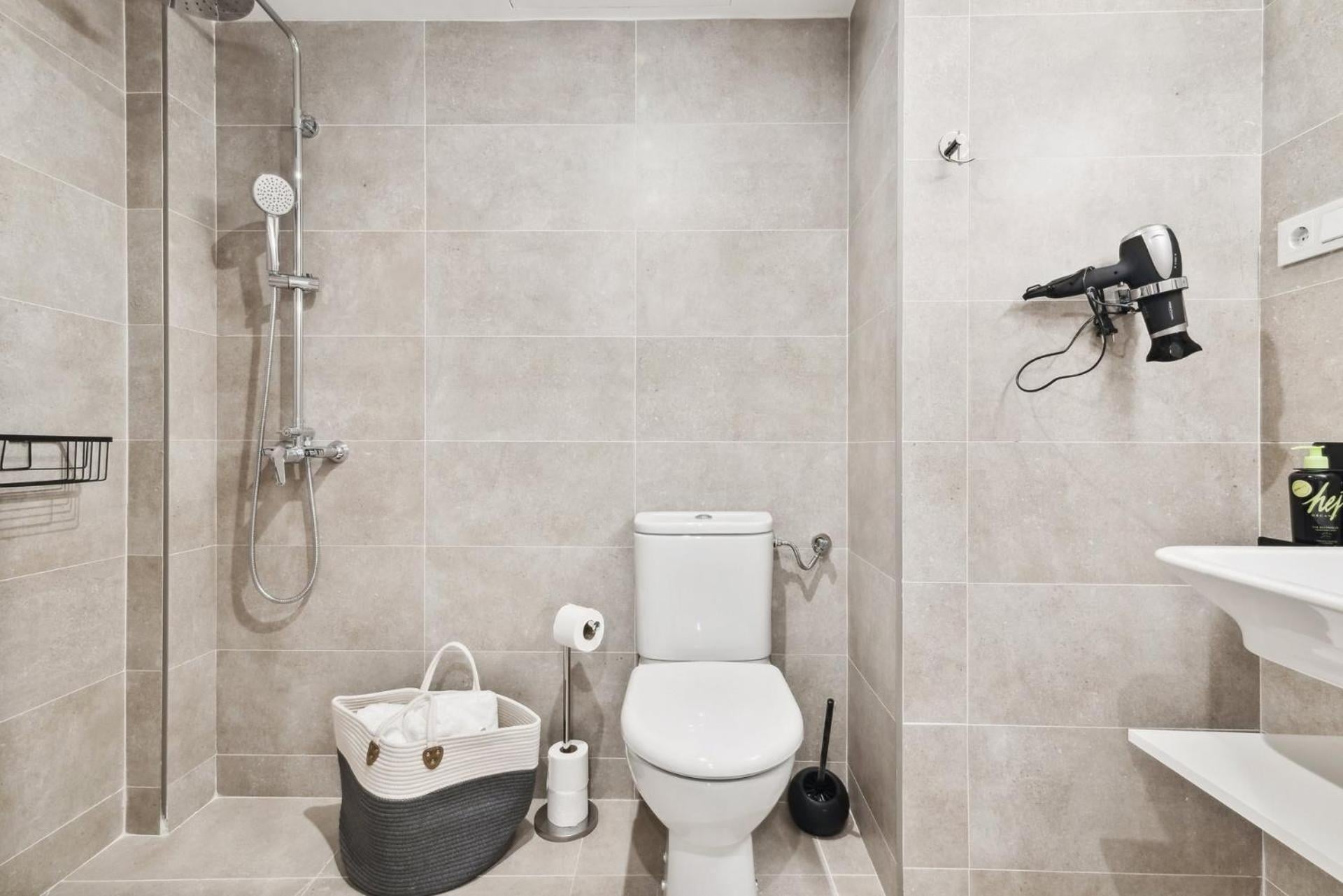 Limehome Valencia Carrer del Pare Palau i Quer, Valencia, foto 4