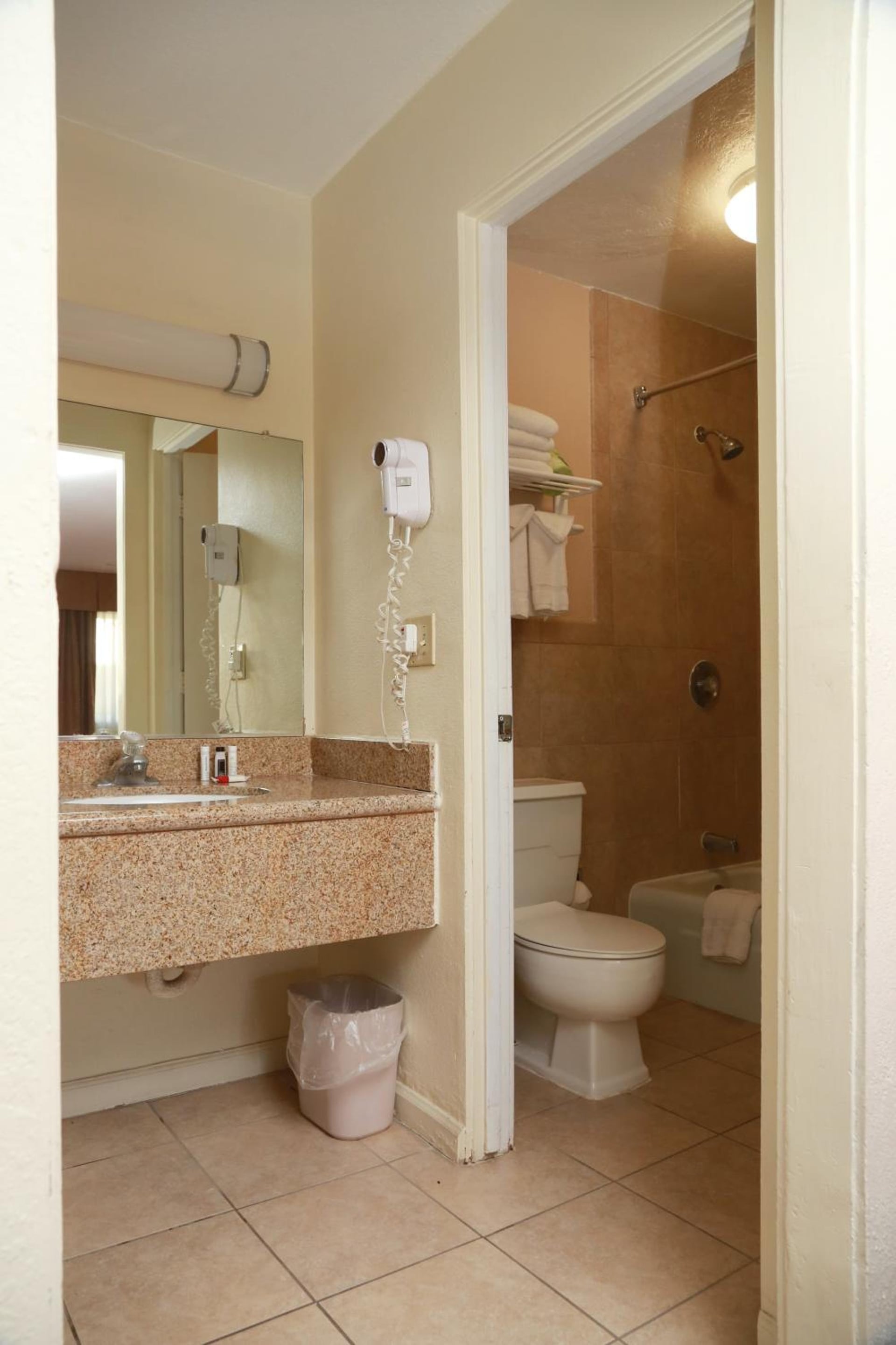 Ramada by Wyndham Fresno North, Fresno, foto 5