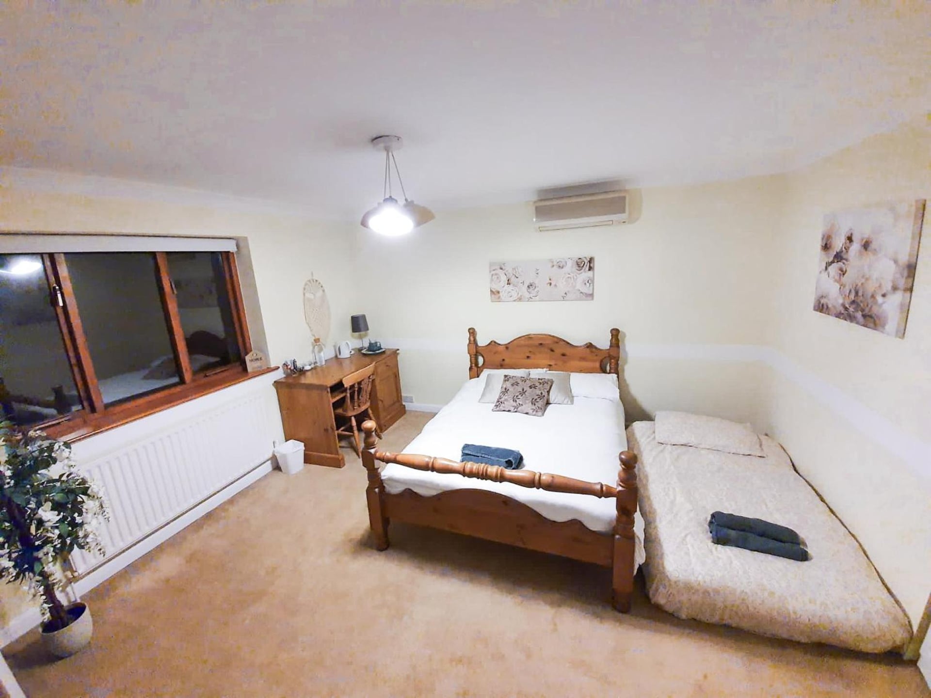 Old Slade Cottage - Train to London 30mins, Heathrow 15mins away,Free Parking - En-suit rooms, Buckinghamshire, foto 2