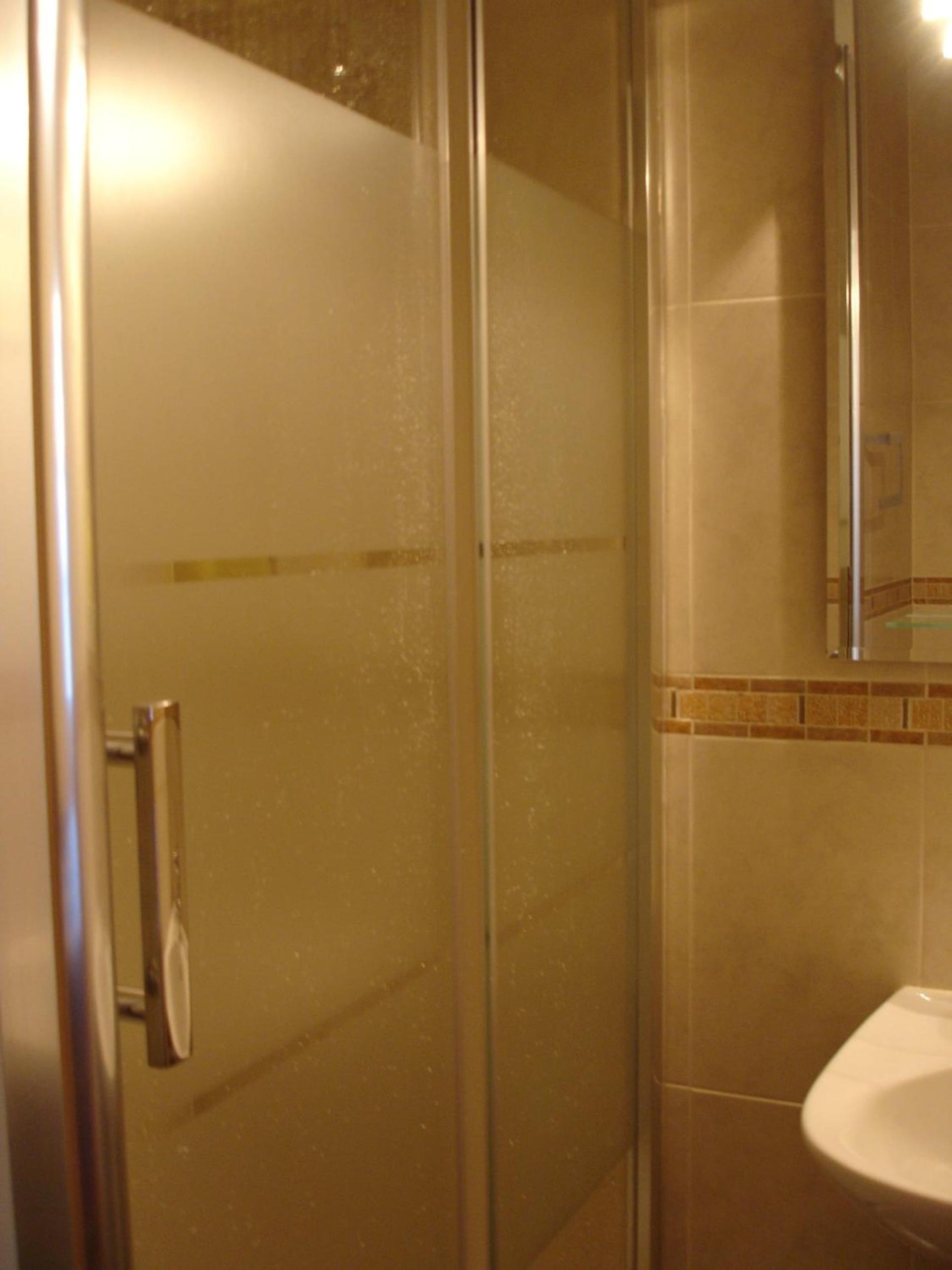 Hostal Puerta Bonita Vista Alegre, edificio sin ascensor, Madrid, foto 3