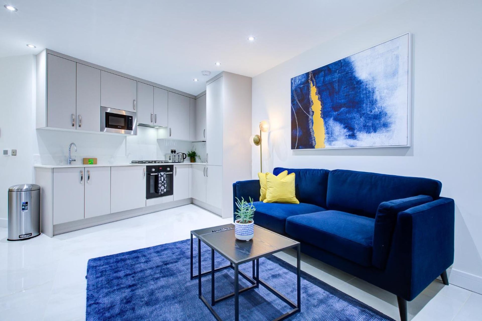 Hybrid Resi - Uxbridge, On-site CAR or VAN parking, near London Heathrow Airport, Uxbridge, foto 3