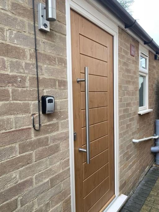 Stylish Studio-Walk to Windsor/Eton/Thames with Car Park, Datchet, foto 4