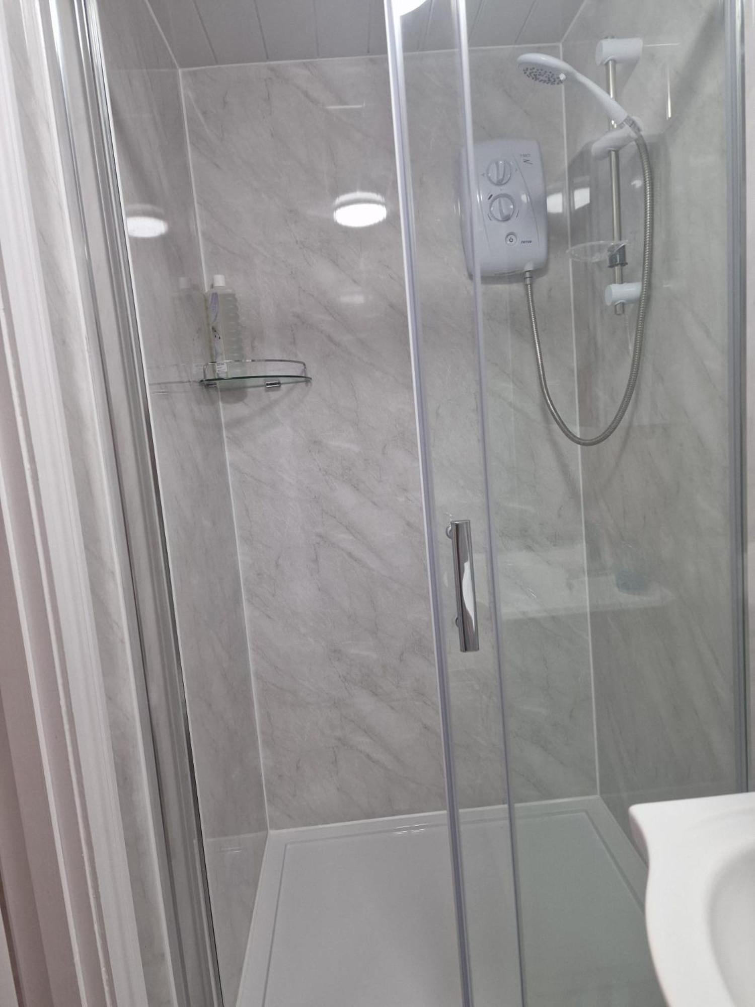 Studio Flat on Straight Road, Harold Hill,, Havering, foto 3