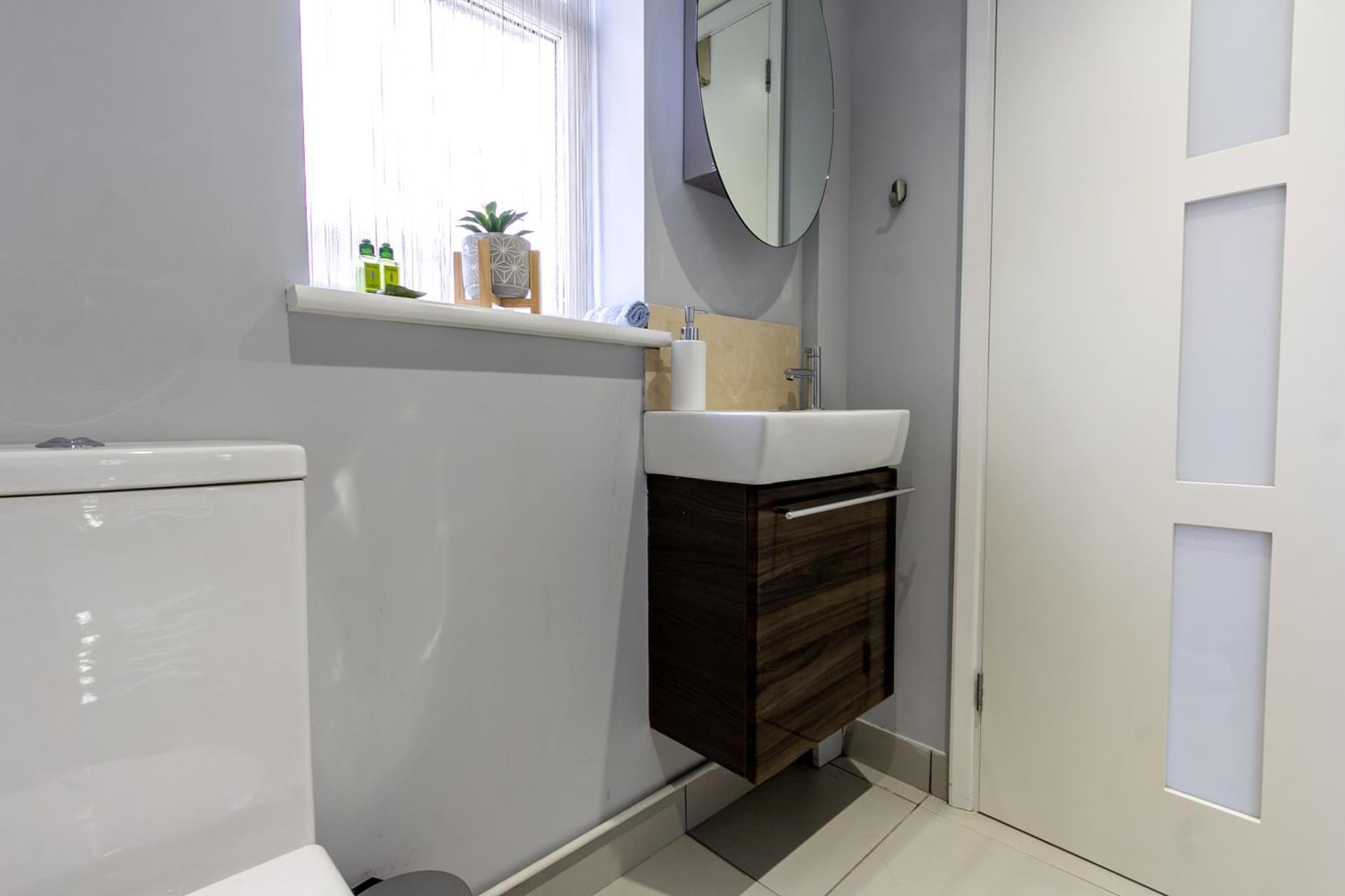 Stylish Studio-Walk to Windsor/Eton/Thames with Car Park, Datchet, foto 5