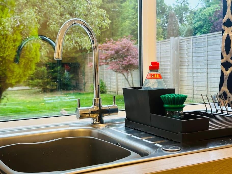 Home Away Luxury Living - Horley, Horley, foto 4