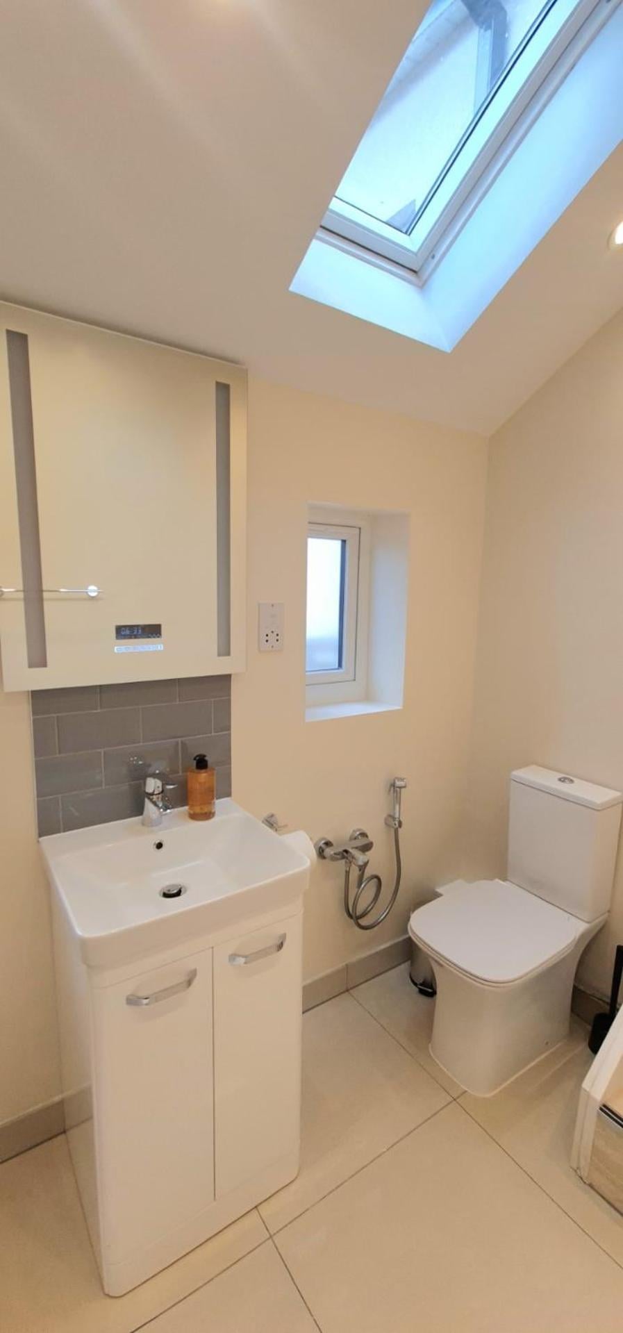 London Luxury 3 bedroom large apartment, aircon, free parking, station 4 mins walk, Ilford, foto 5