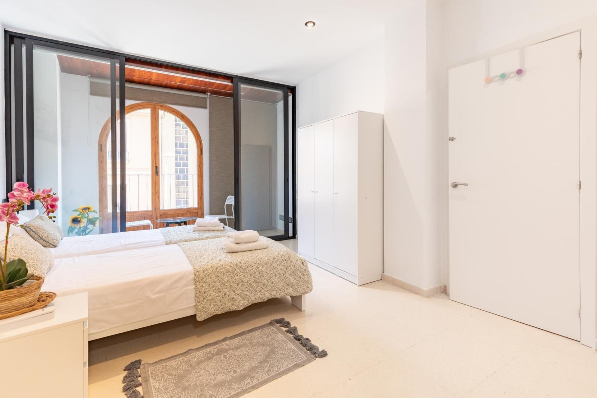 Grand Villa Valencia- large groups-8 min to Center by Metro, Valencia, foto 2