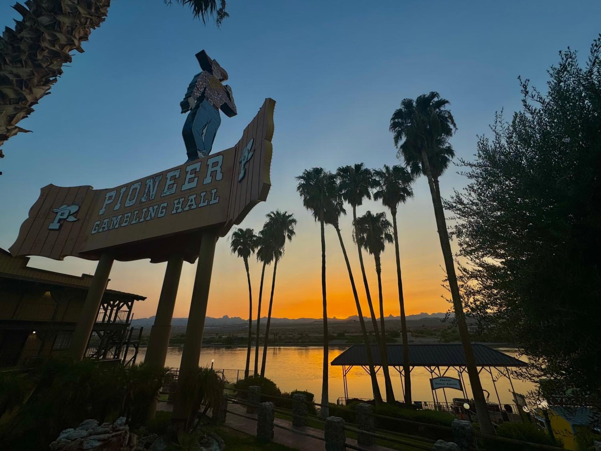 The New Pioneer, Laughlin, foto 2