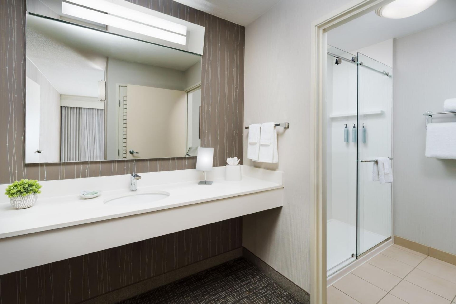 Courtyard by Marriott Roseville Galleria Mall/Creekside Ridge Drive, Roseville, foto 2