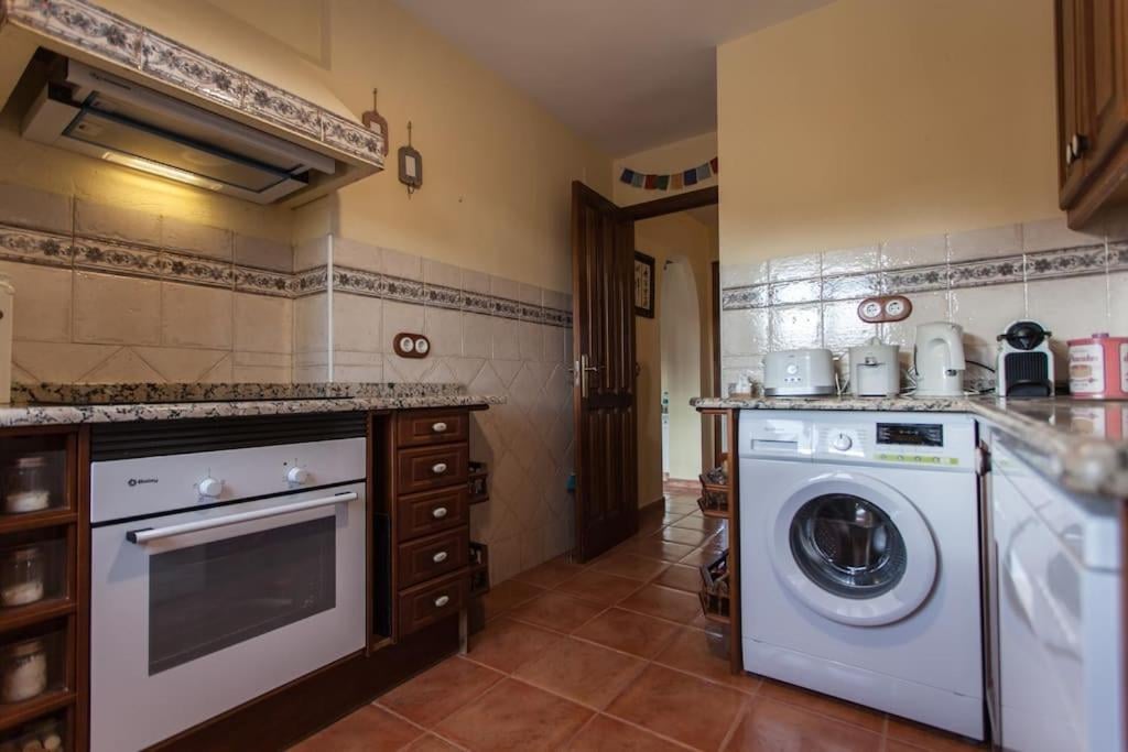 La Casa de la Luz con Piscina Julio y Agosto, Mataelpino, foto 5