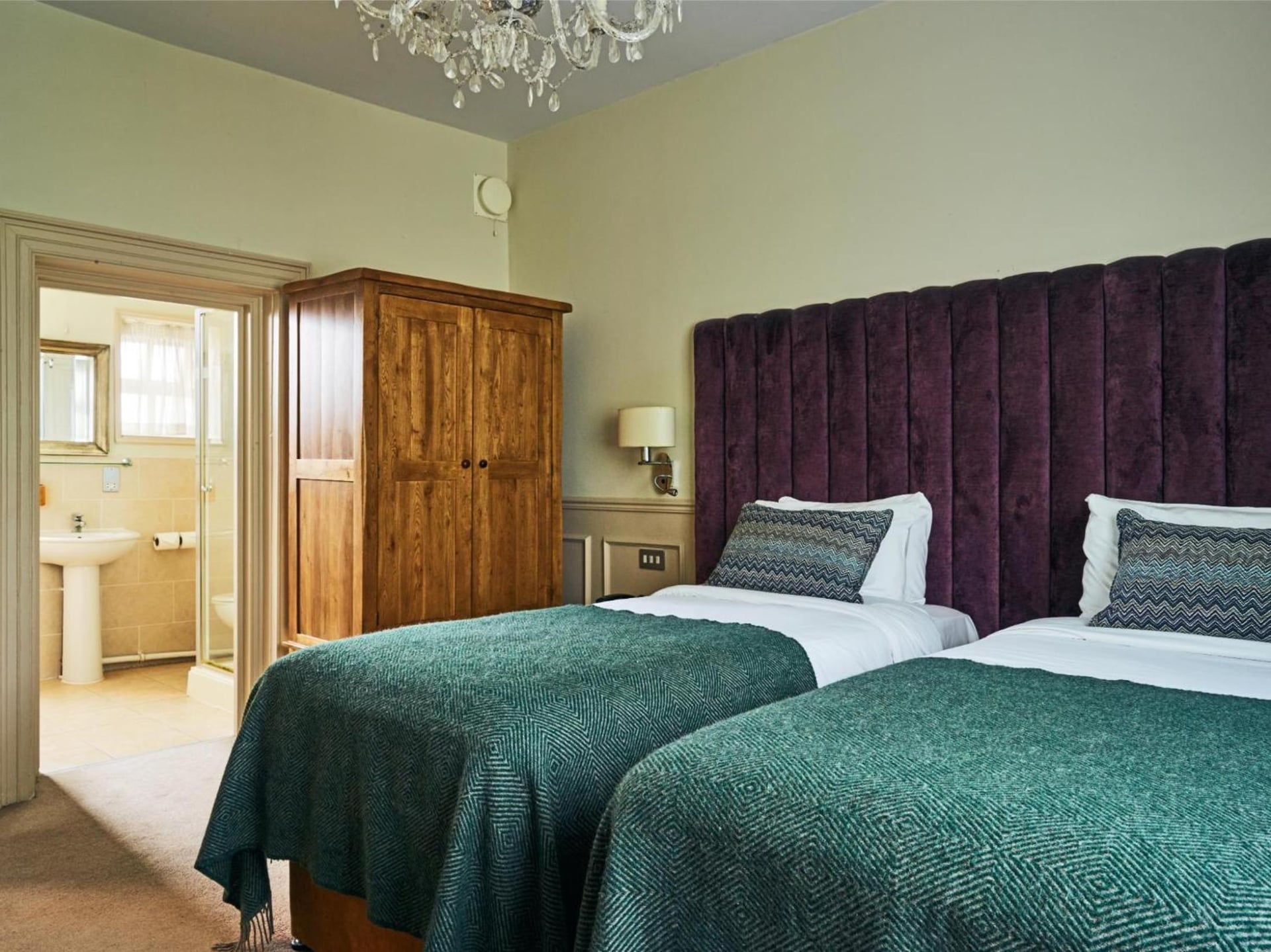 The Talbot Inn, Woking, foto 4