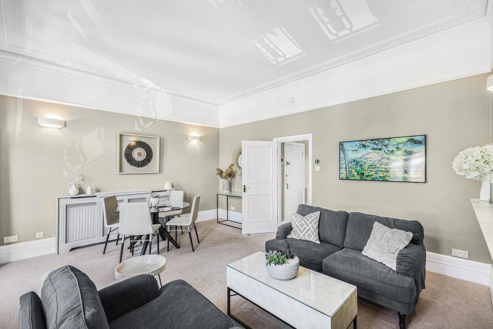Lovely large 1 bed renovated flat w balcony & 600MB WiFi, London, foto 5