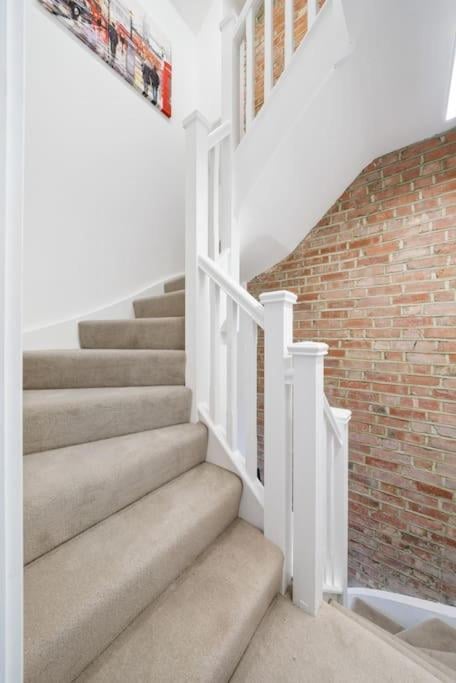 Newly Refurbished 2 Bed Flat, Mill Hill, foto 4