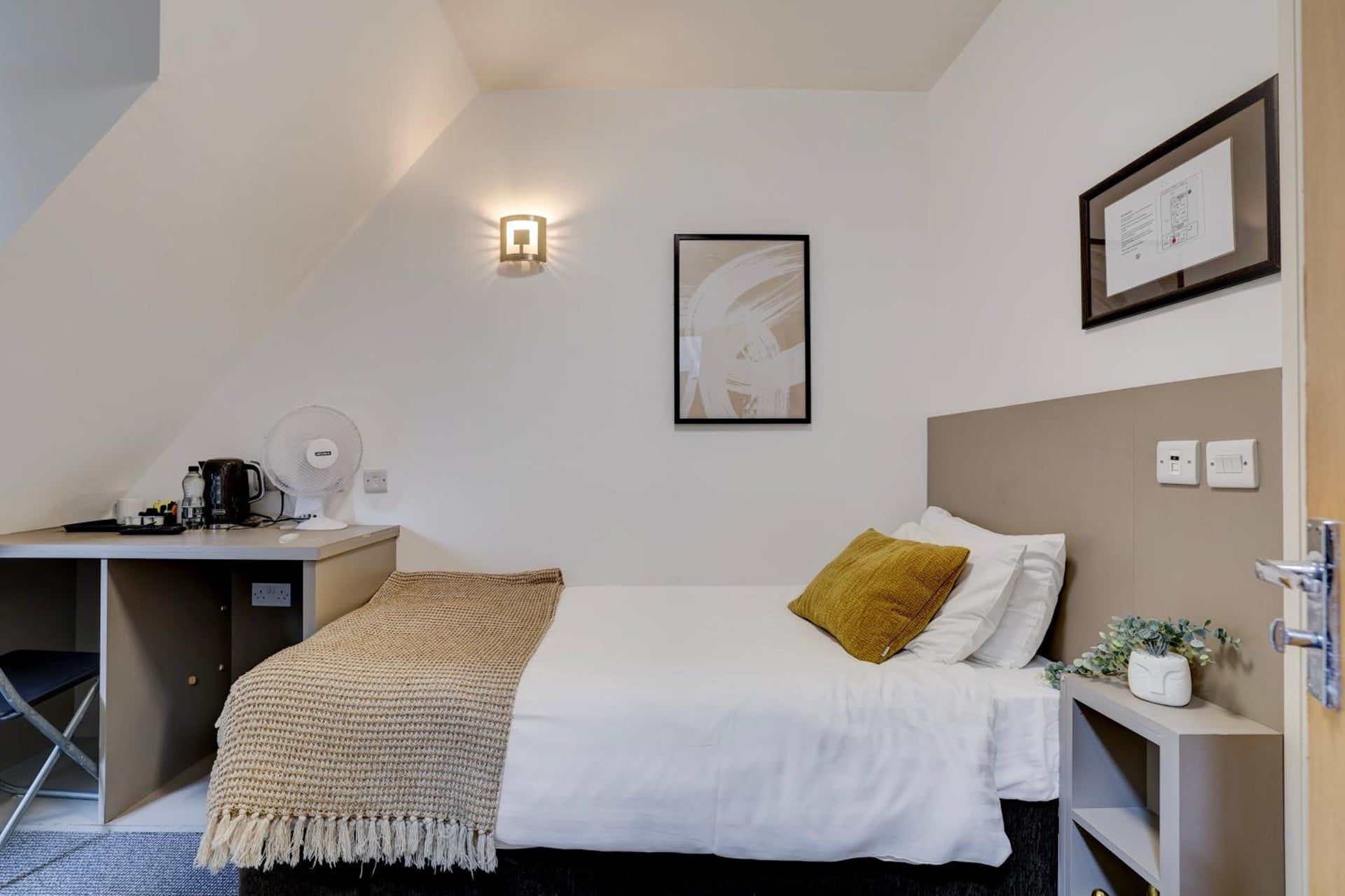 Belvilla Ilford Station Hotel, 4 min from Elizabeth line, Ilford, foto 5
