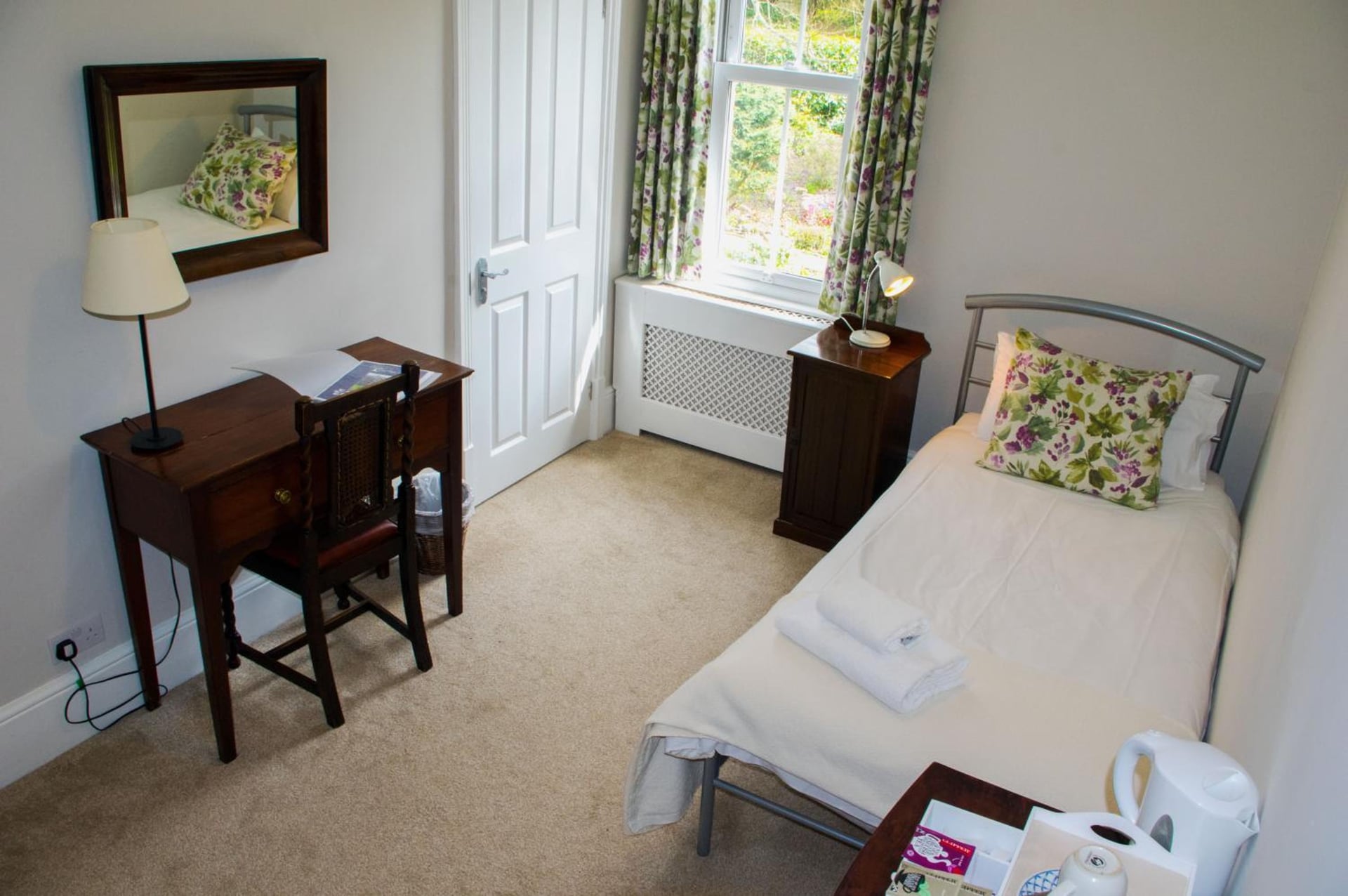 Claridge House Retreat Centre Inc Continental Vegetarian or Vegan Breakfast, Lingfield, foto 2