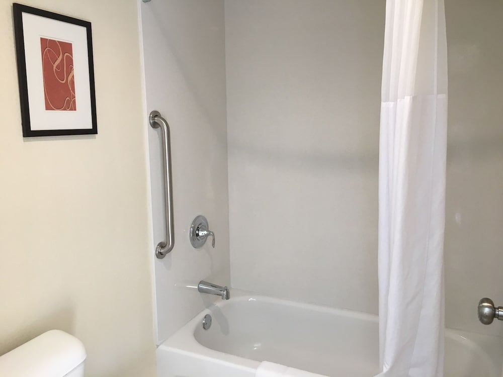 MainStay Suites John Wayne Airport by Choice Hotels, Santa Ana, foto 3