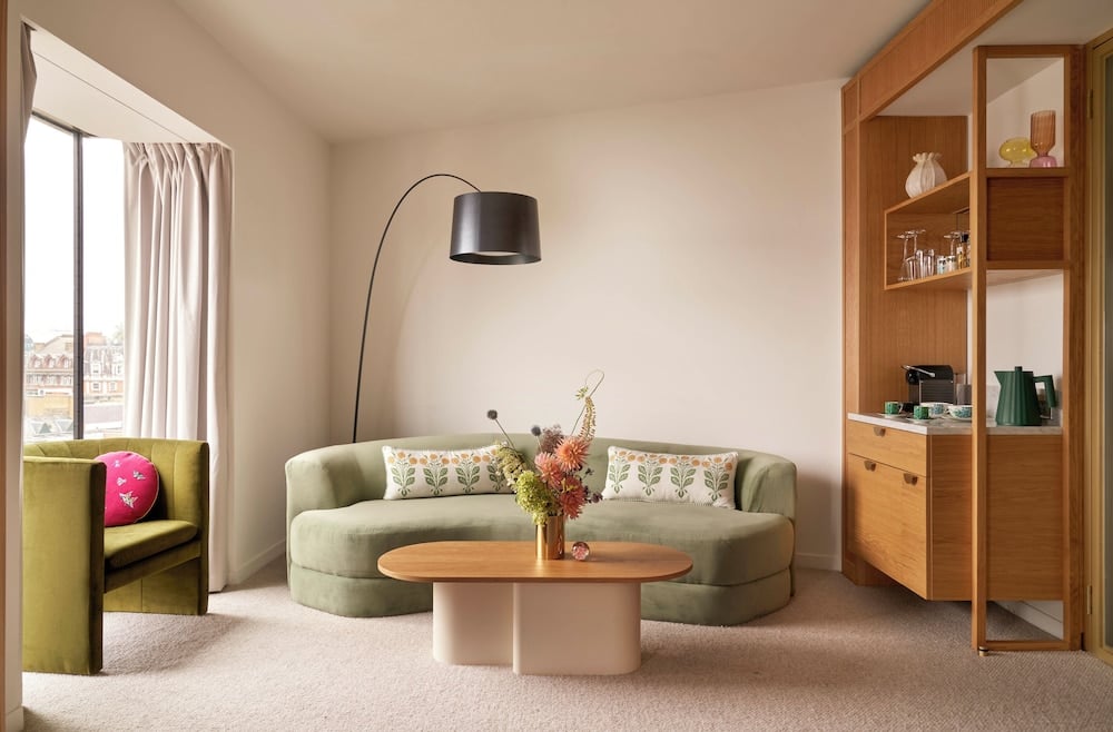 The BoTree London, Curio Collection by Hilton, London, foto 5