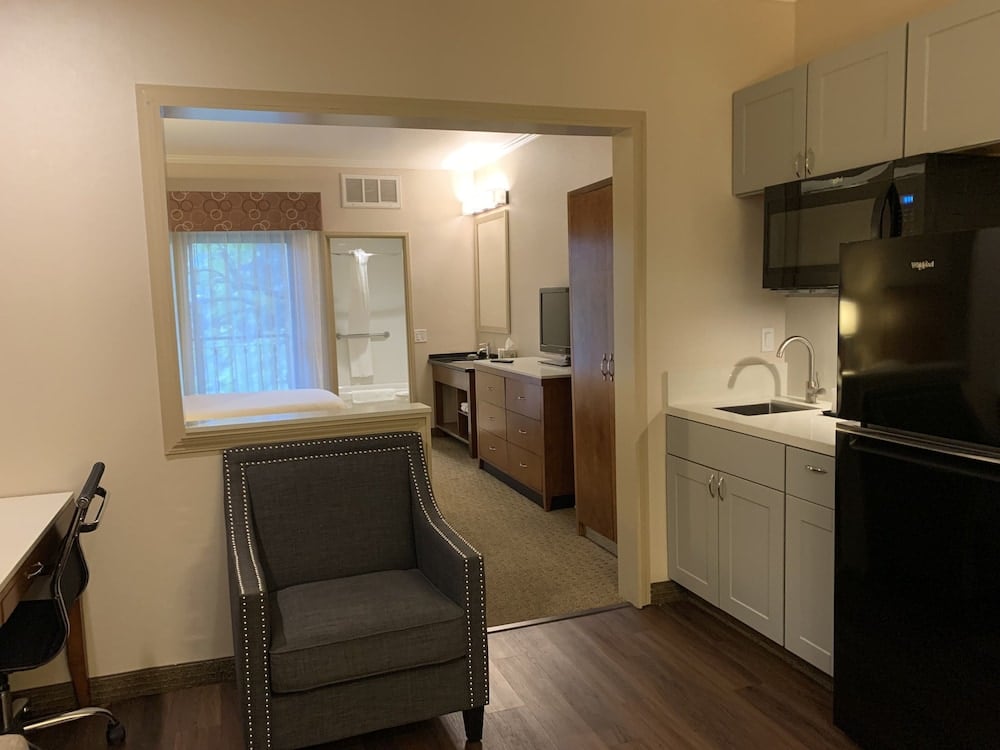 MainStay Suites John Wayne Airport by Choice Hotels, Santa Ana, foto 4