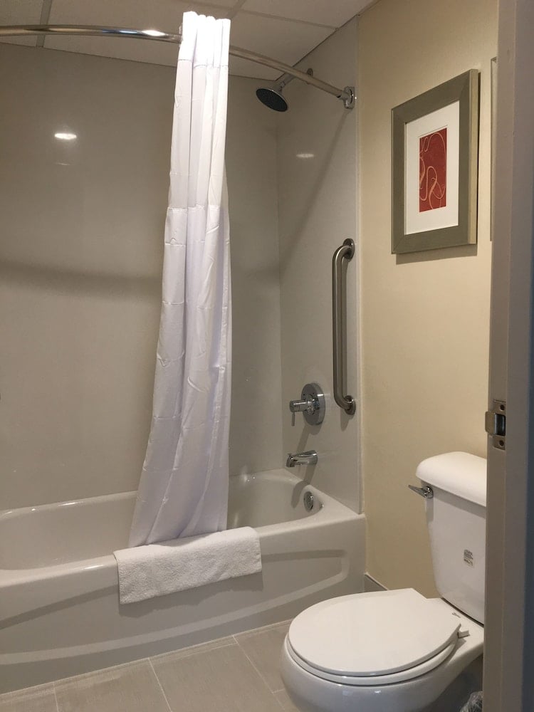 MainStay Suites John Wayne Airport by Choice Hotels, Santa Ana, foto 2