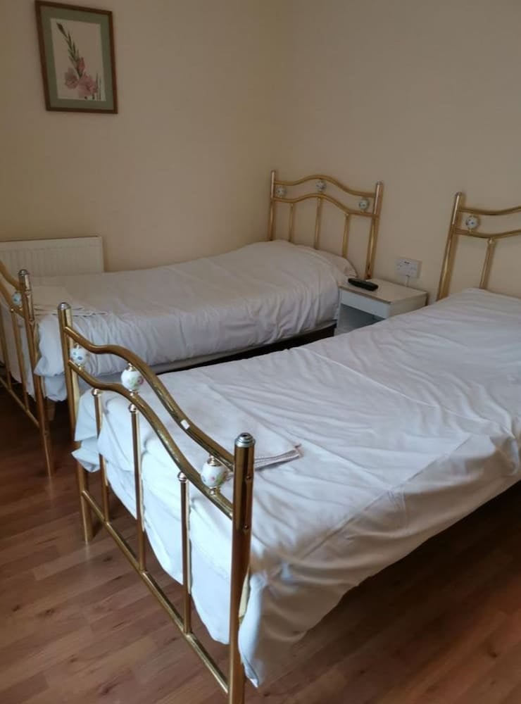 Swan Inn, Heathrow Airport, Staines, foto 2