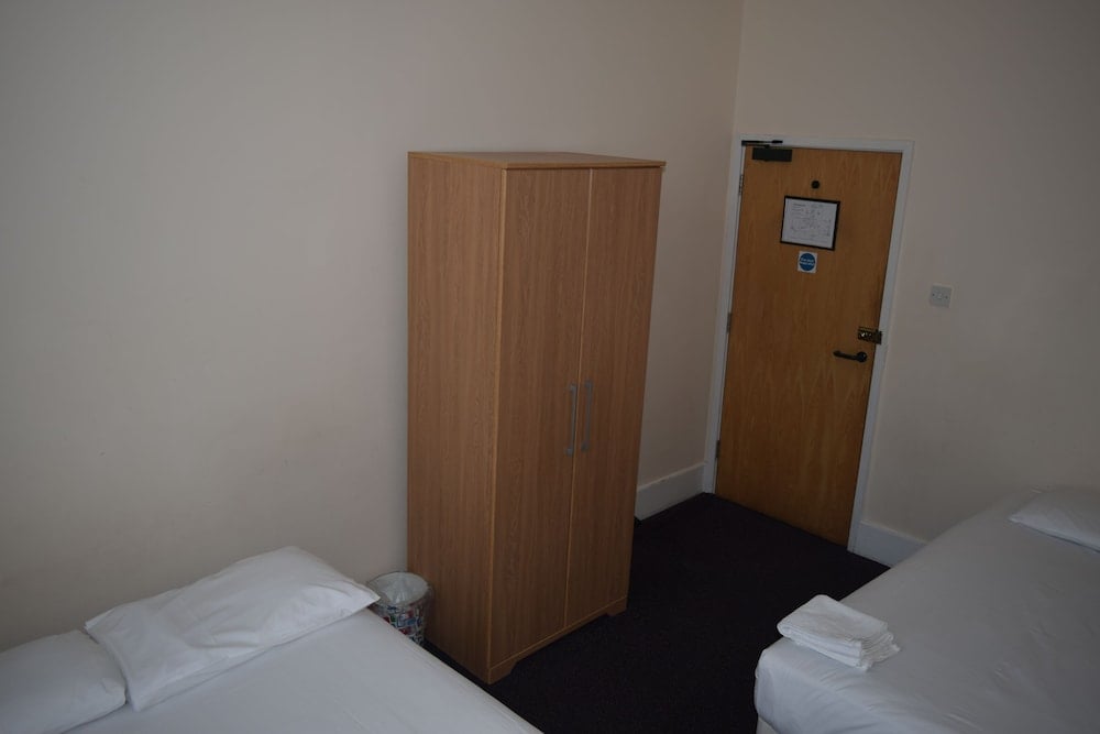 York Hotel, Ilford, foto 2