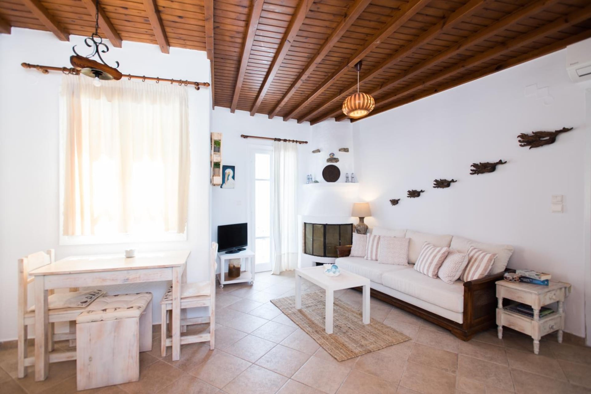 Escape to Mykonos - Entire place by Ornos Beach, Ornos, foto 3