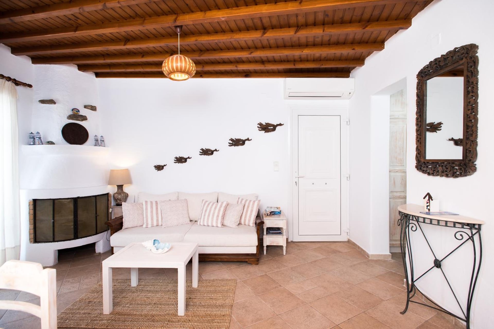 Escape to Mykonos - Entire place by Ornos Beach, Ornos, foto 5
