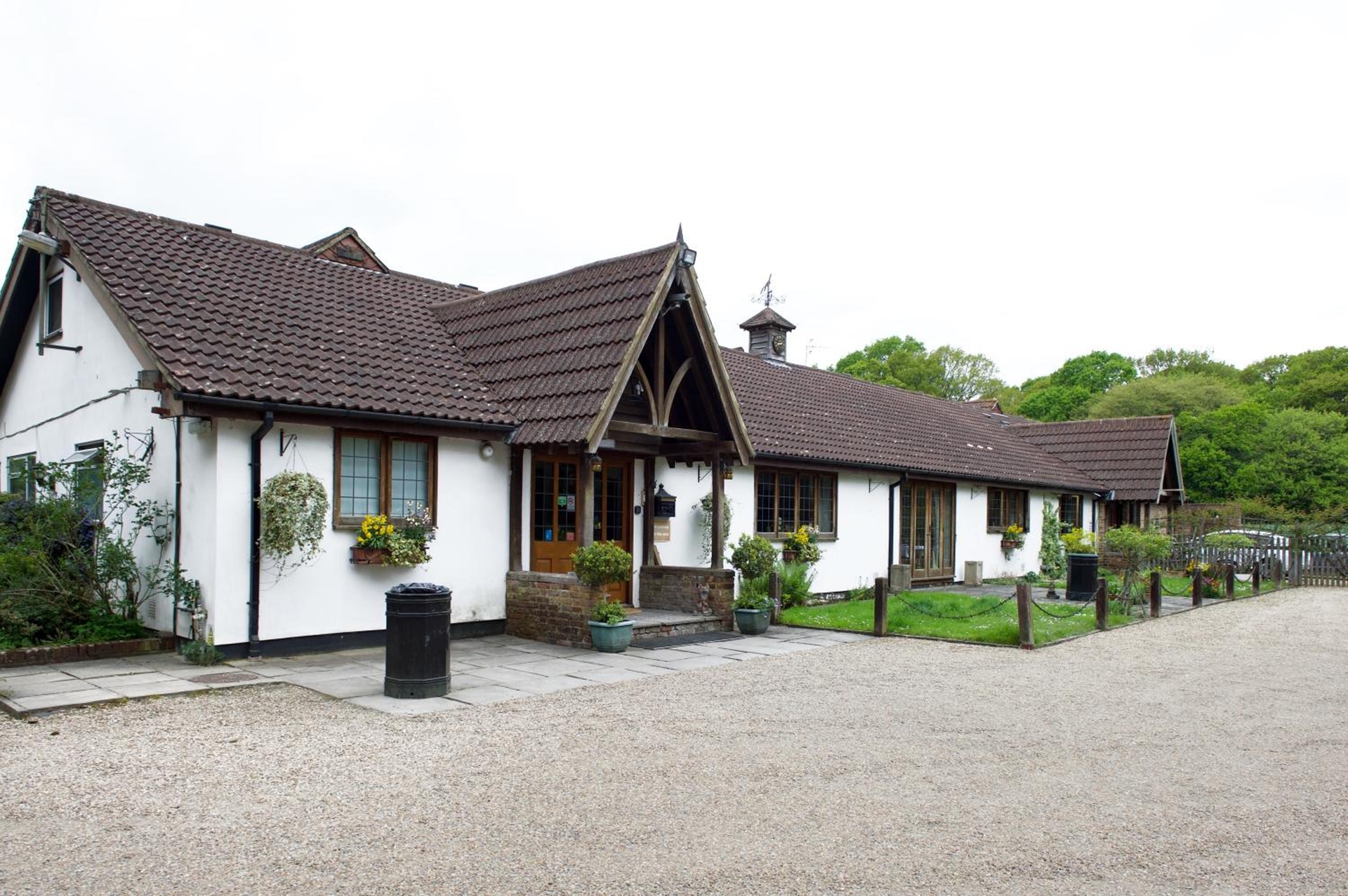 Little Foxes Hotel & Gatwick Airport Parking, Crawley