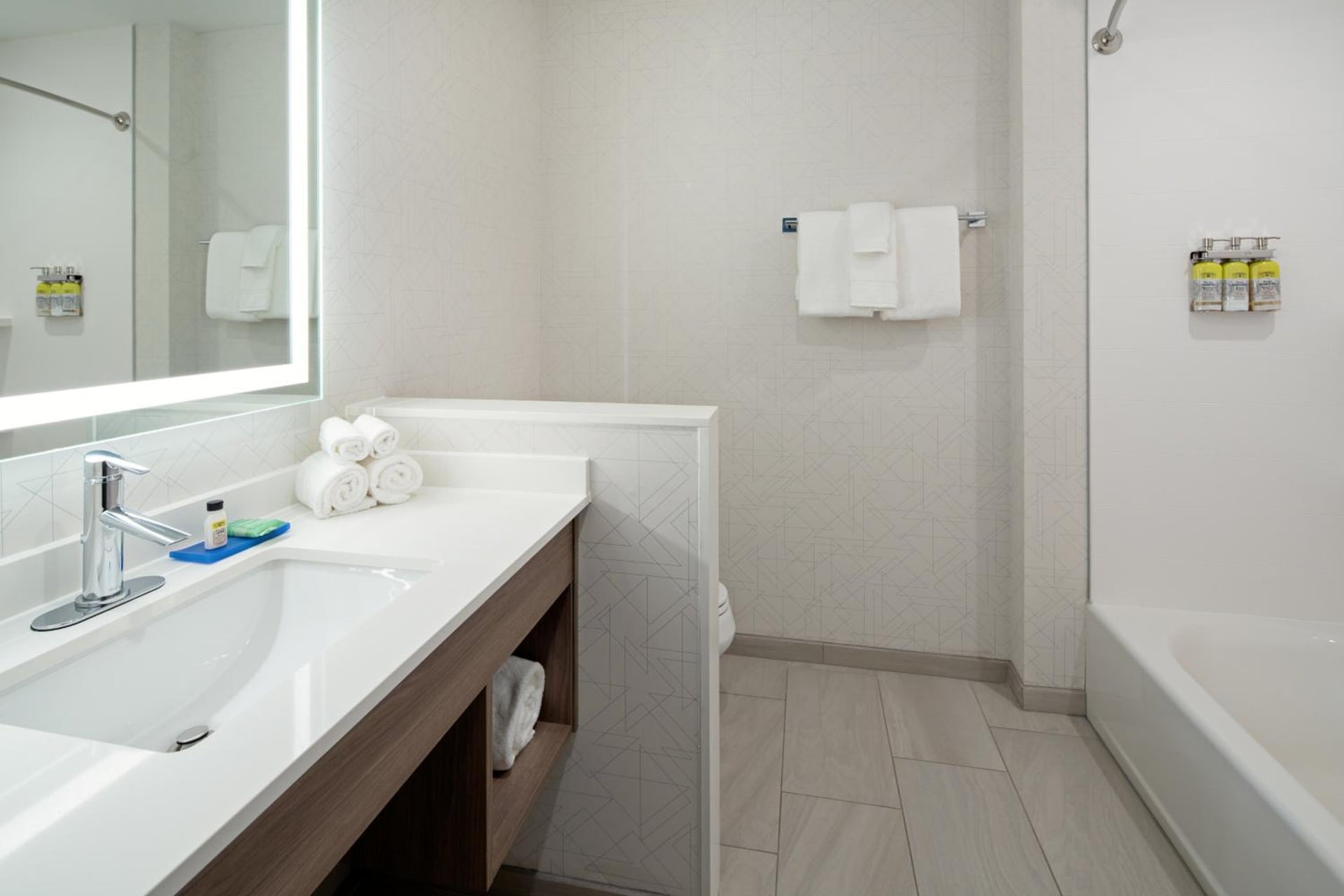 Holiday Inn Express & Suites Palm Desert - Millennium by IHG, Palm Desert, foto 2