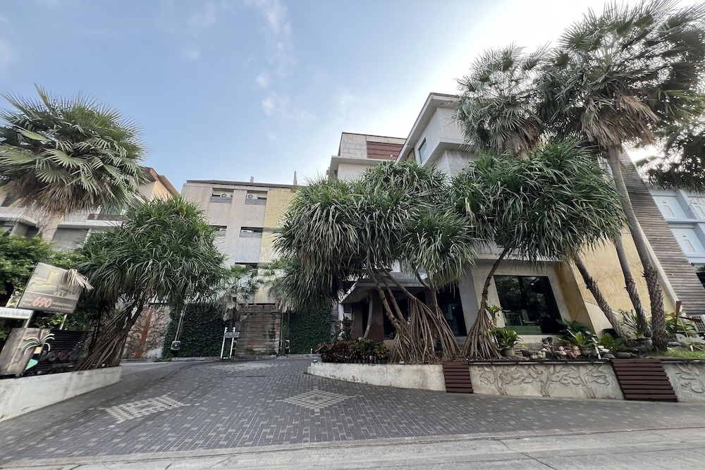 Eurna Resort